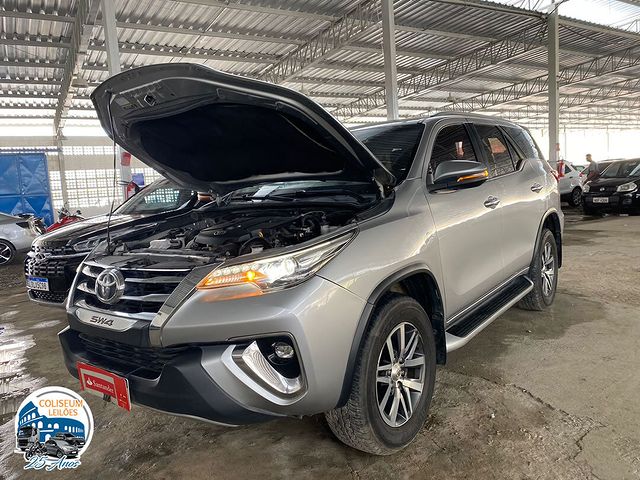 LOTE 13 TOYOTA HILUX SW4 SRX 2.8 2017/2018