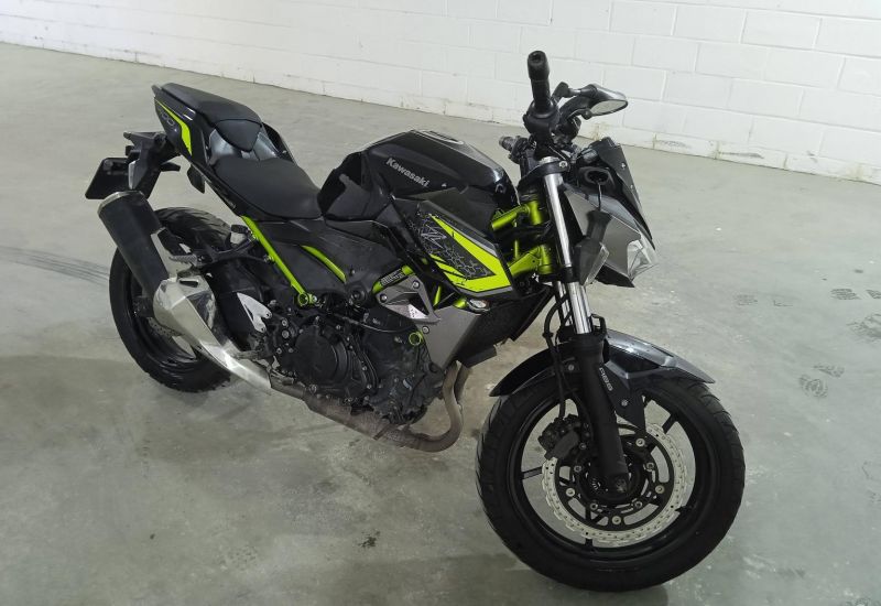 LOTE 03 KAWASAKI/Z400 GASOLINA 2020/2020