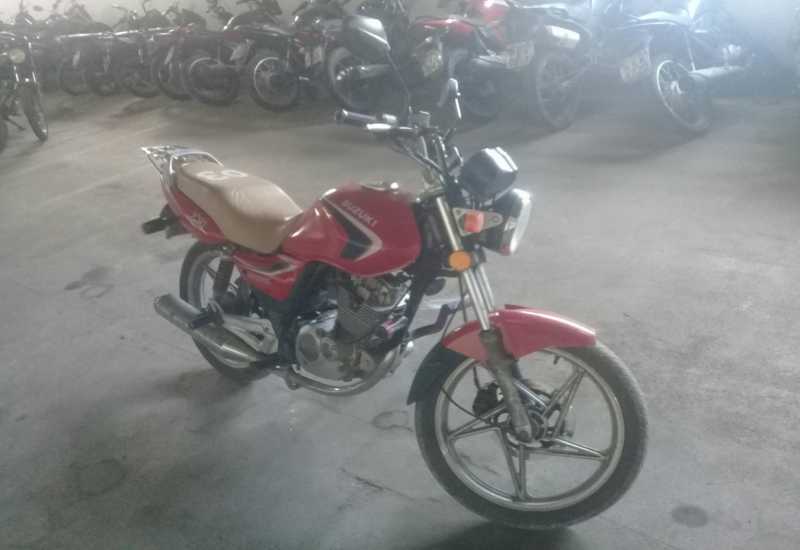 LOTE 29 SUZUKI/EN125 YES GASOLINA 2005/2005