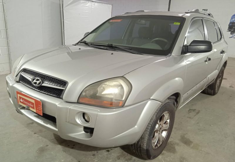 LOTE 26 HYUNDAI/TUCSON GL 2.0 16V GASOLINA 2009/2010
