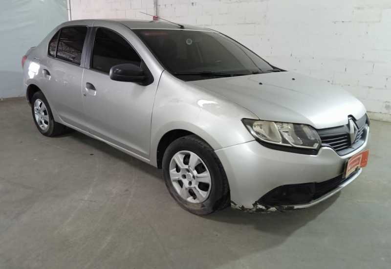 LOTE 024 - Logan Authentique 1.0 16V Hi-Power 2015