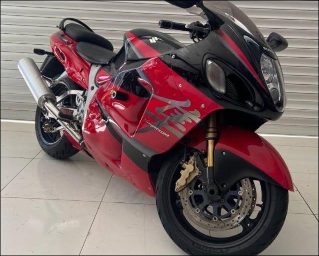 LOTE 004 - SUZUKI GSX 1300R HAYABUSA 2006