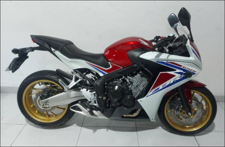 LOTE 008 - CBR 650F ABS 2017