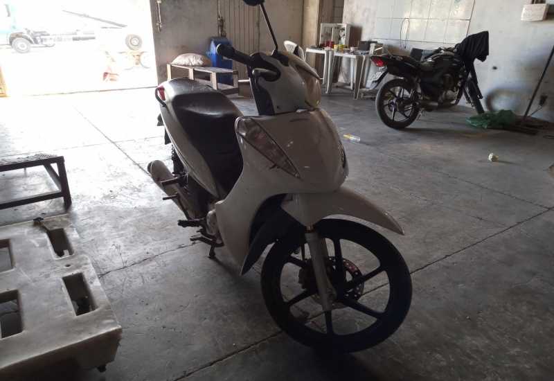 LOTE 005 - Biz 125 2016