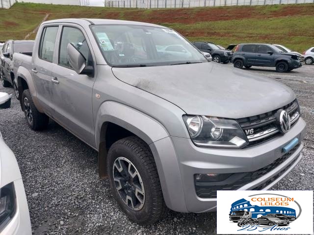 LOTE 028 - AMAROK COMFORTLINE 4MOTION 3.0 V6 TDI TURBO 2023