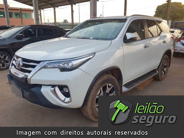 LOTE 13 SW4 DIAMOND 2.8 D-4D TURBO 2019/2020 