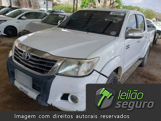 LOTE 19 TOYOTA HILUX CD 2013/2014 