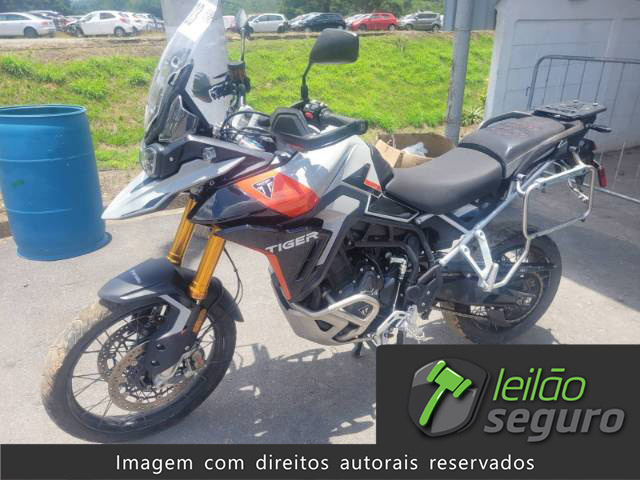 LOTE 07 TRIUMPH TIGER 2025/2025