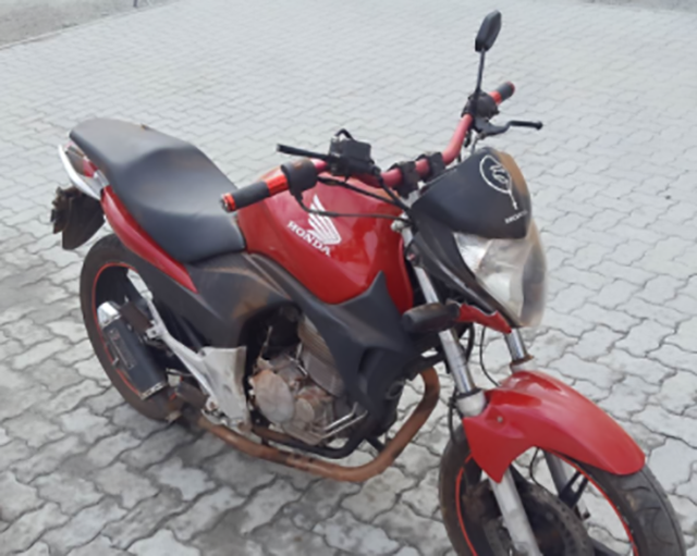 LOTE 30 HONDA CB 300 R 2011/2011 