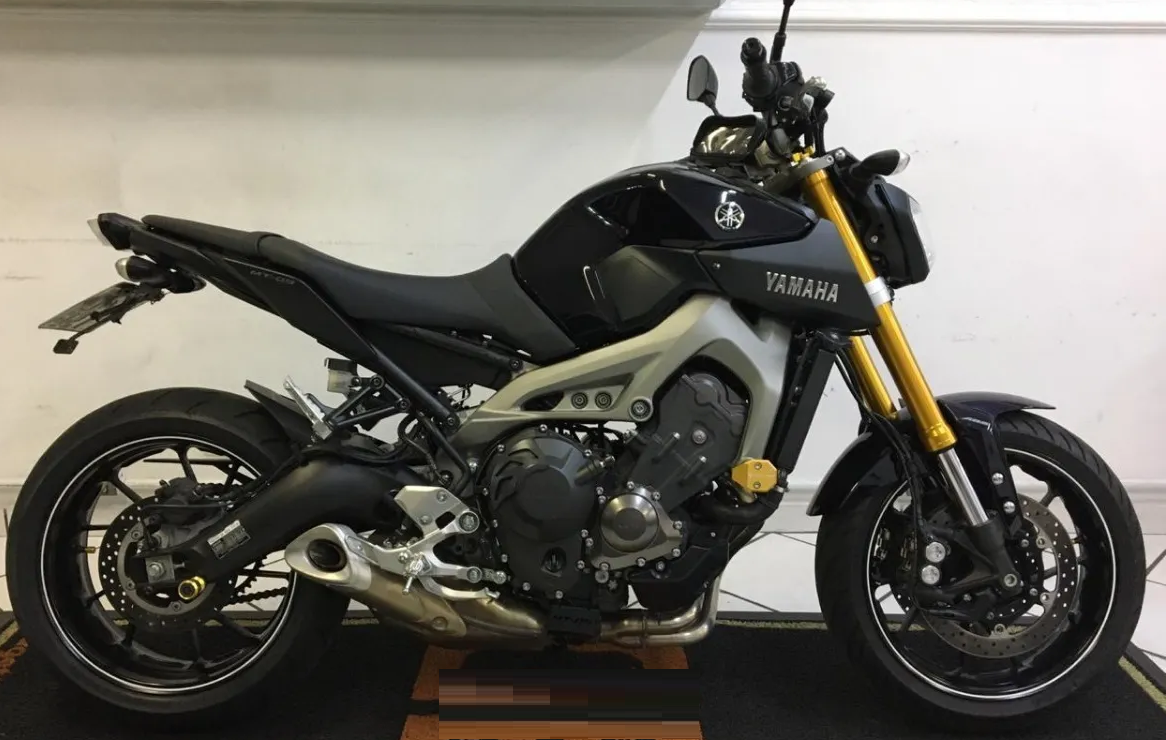 LOTE 11 YAMAHA MT-09 2015/2015 