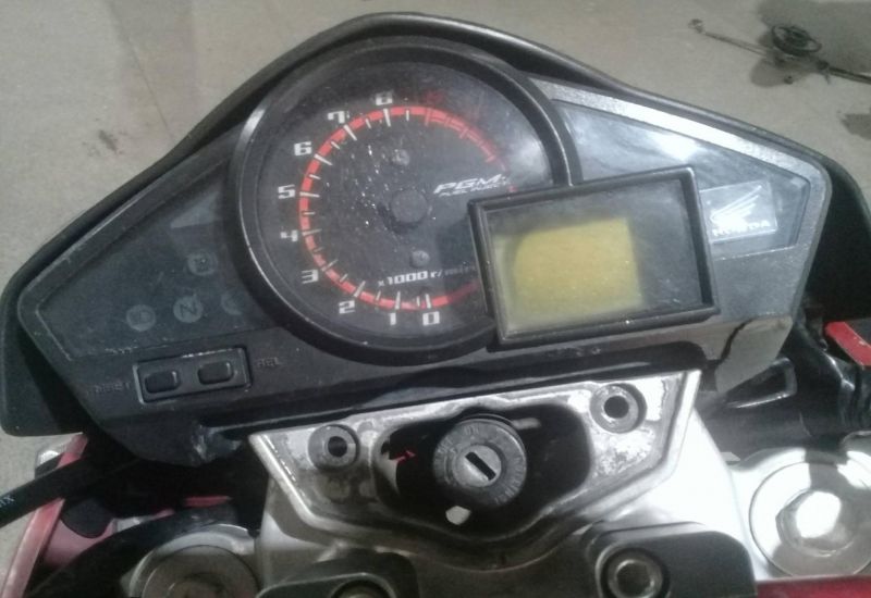 LOTE 15  HONDA/CB 300 R GASOLINA 2010/2010