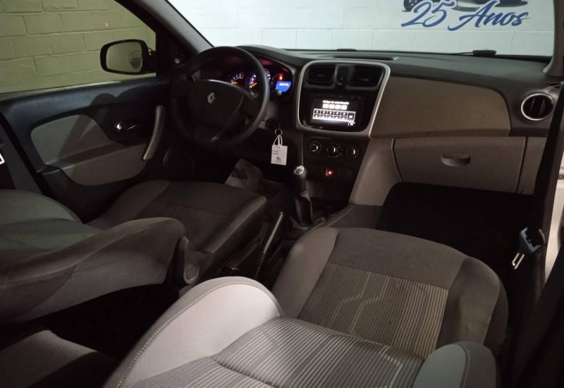 LOTE 21  RENAULT/LOGAN EXPRESSION 1.0 12V SCE FLEX 2019/2020